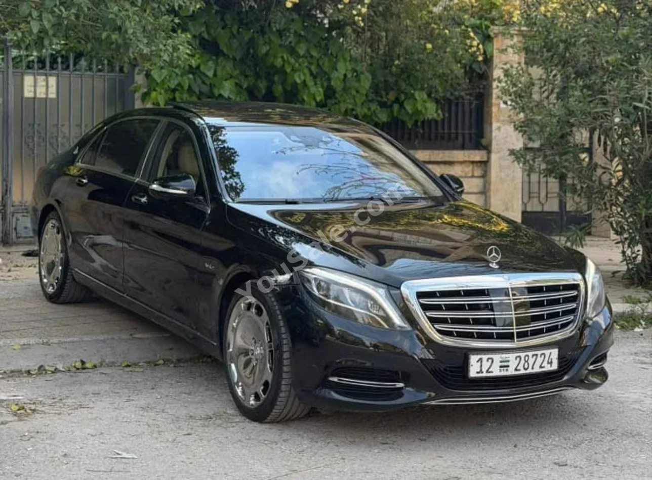 مرسيدس - بنز مايباخ S500 2015 اتوماتيك 140,000 كم 12 سلندر دفع رباعي سيدان أسود بنزين