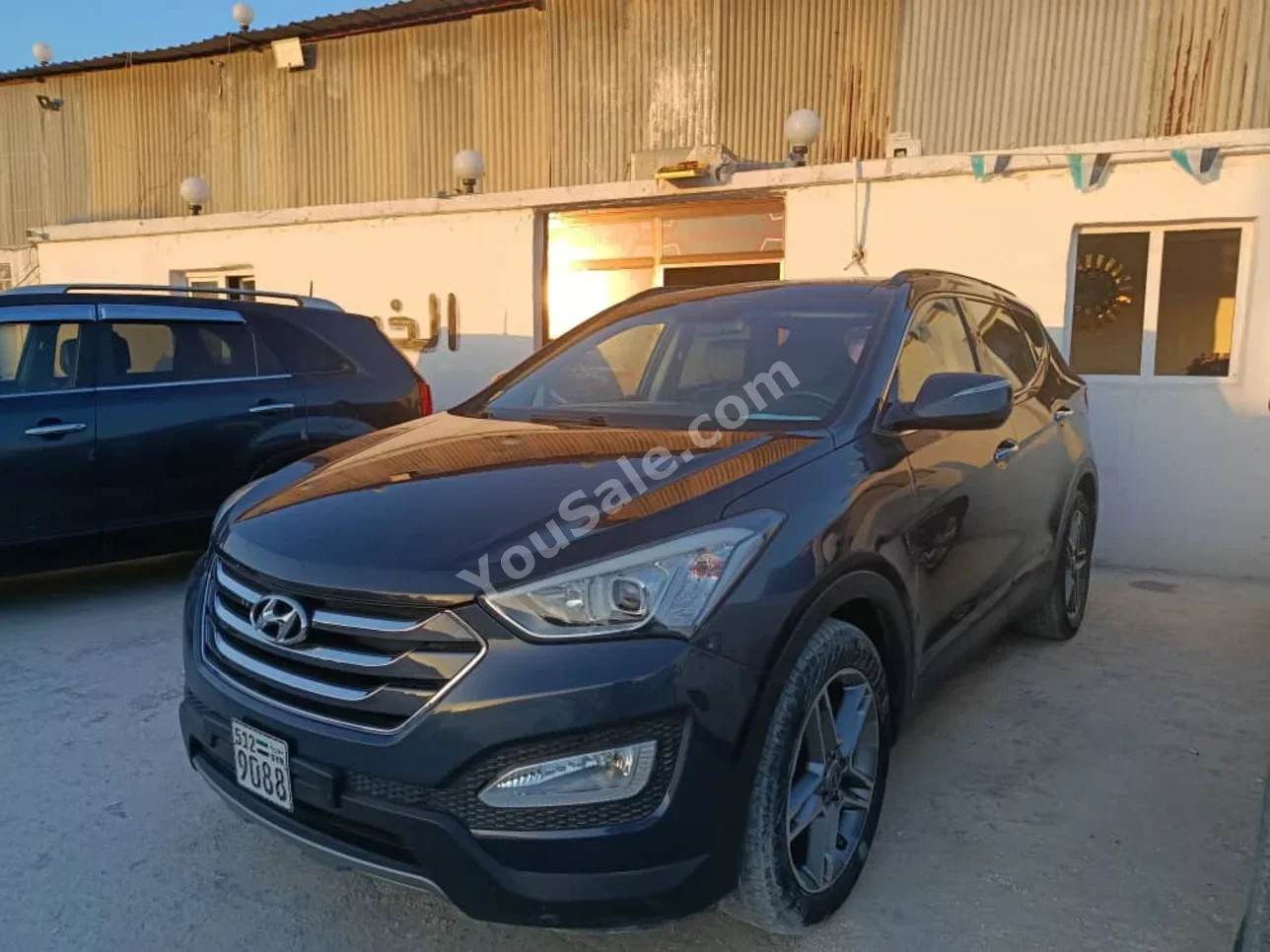 Hyundai  Santa Fe  2013  Automatic  188,000 km  4 Cylinder  FWD  SUV  Black  Diesel