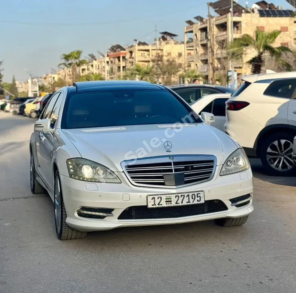 Mercedes-Benz  S-Class  350  2010  Automatic  139,000 km  6 Cylinder  4WD  Sedan  White  Gasoline