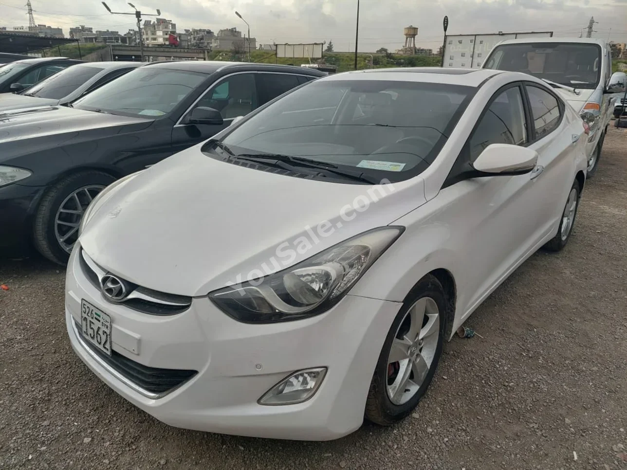 Hyundai Avante 2013 Automatic 174,000 km 4 Cylinder FWD Sedan White Gasoline