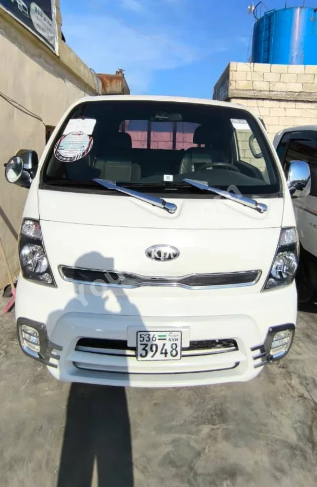 Kia Bongo 2012 Manual 212,000 km 4 Cylinder RWD Pick Up White Diesel