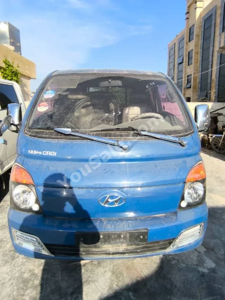 Hyundai  Porter  Porter  2013  Manual  190,000 km  4 Cylinder  RWD  Pick Up  Blue  Diesel