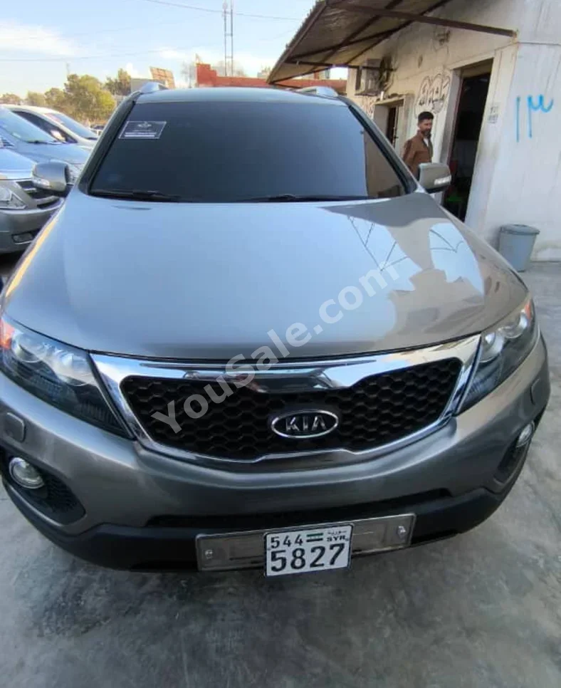 Kia Sorento 2010 Automatic 160,000 km 4 Cylinder FWD SUV Gray Diesel