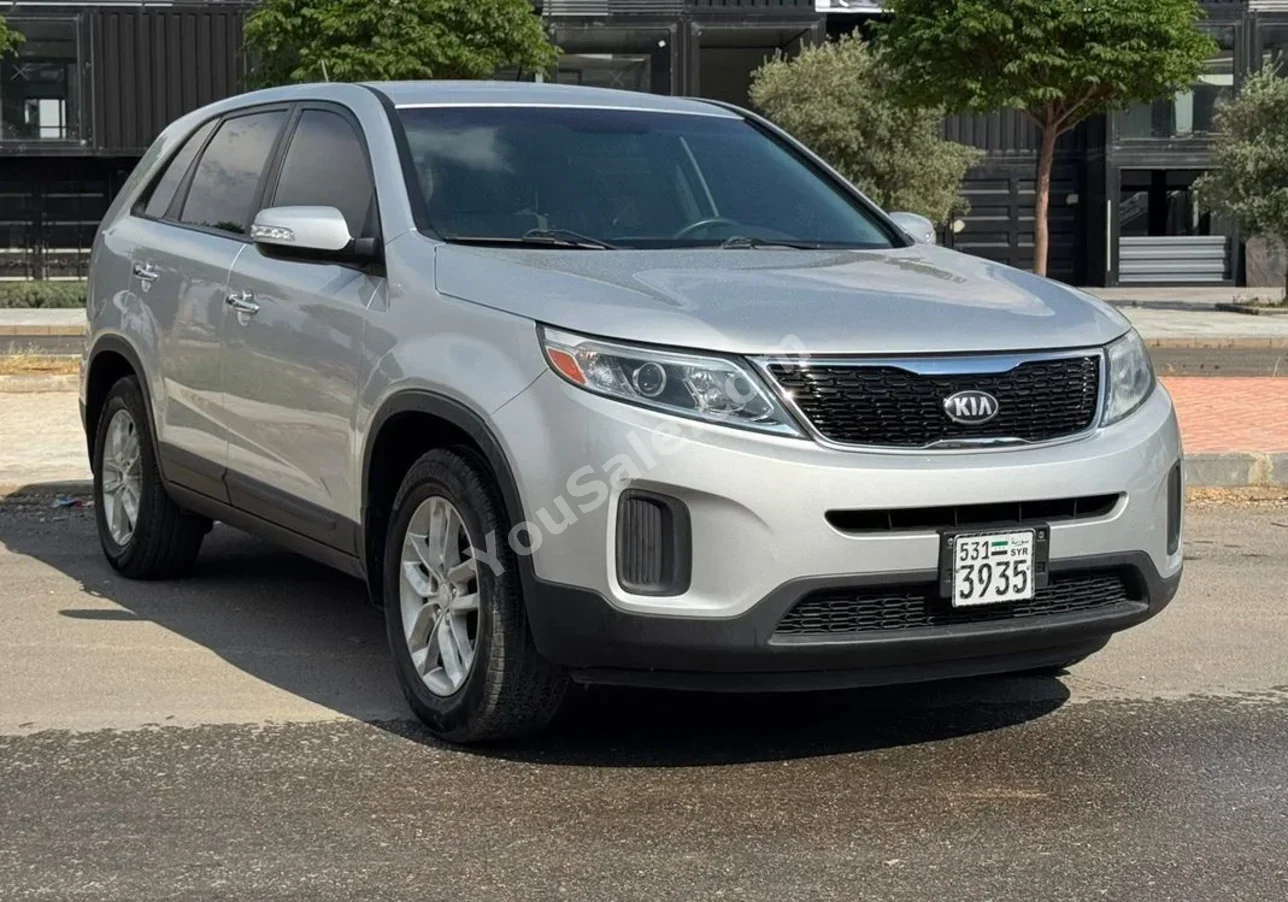 Kia Sorento 2015 Automatic 150,000 km 4 Cylinder FWD SUV Silver Gasoline