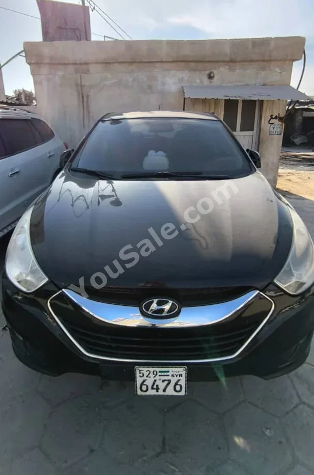 هيونداي  توسان  2010  اتوماتيك  125,000 كم  4 سلندر  دفع أمامي  اس يو في  أسود  ديزل