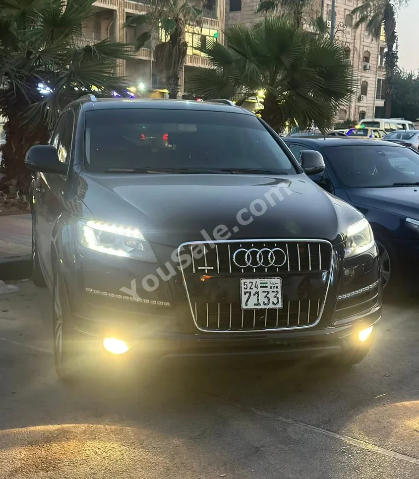 اودي كيو 7 2014 اتوماتيك 170,000 كم 4 سلندر دفع خلفي اس يو في أسود بنزين