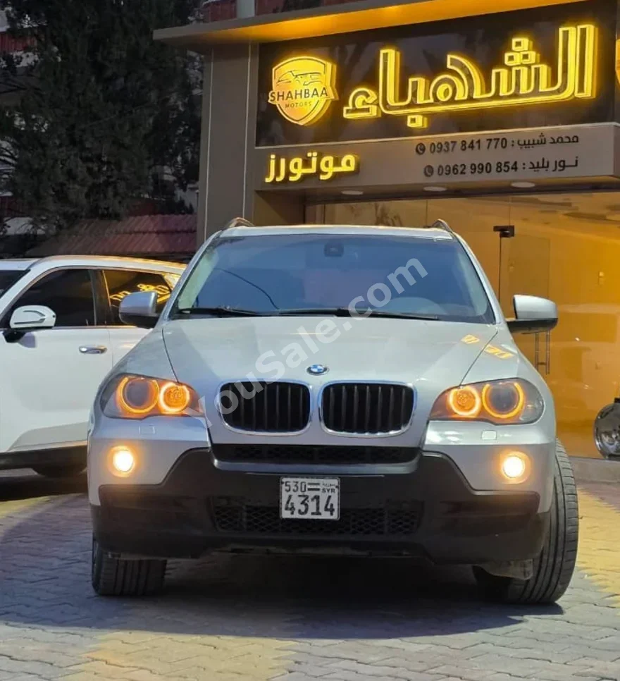 بي ام دبليو  الفئة - اكس  5  2010  اتوماتيك  180,000 كم  6 سلندر  دفع رباعي  اس يو في  فضي  بنزين