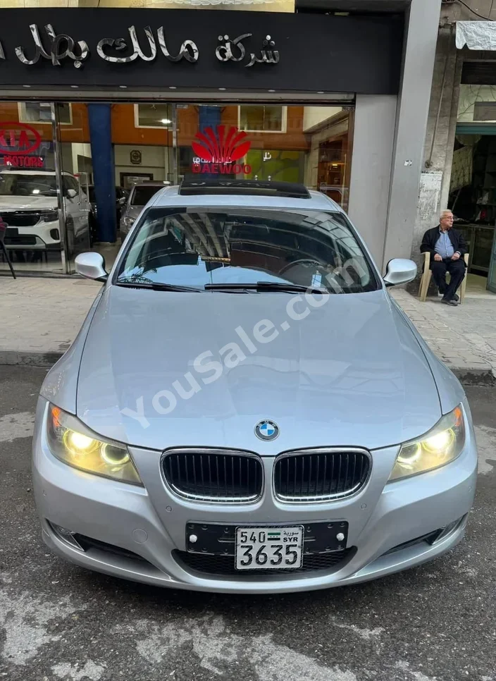 بي ام دبليو  الفئة - الثالثة  320i  2011  اتوماتيك  147,000 كم  4 سلندر  دفع خلفي  سيدان  فضي  بنزين