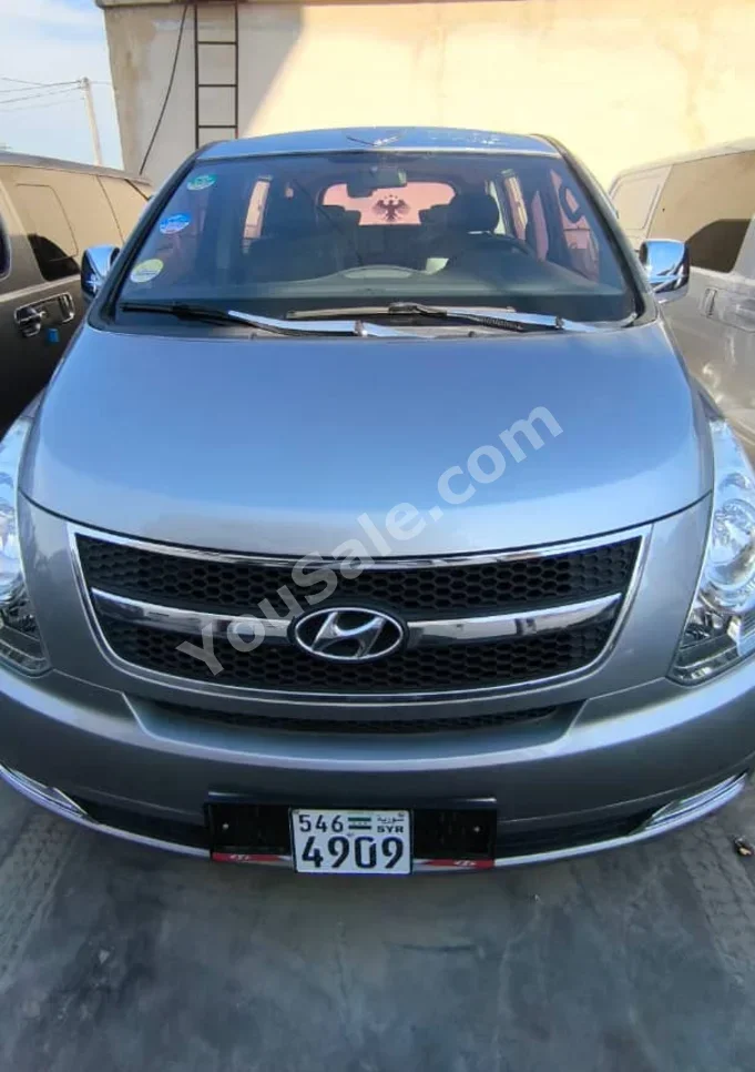 هيونداي  فان اتش وان  2012  اتوماتيك  185,000 كم  4 سلندر  دفع خلفي  فان \ باص  فضي  ديزل