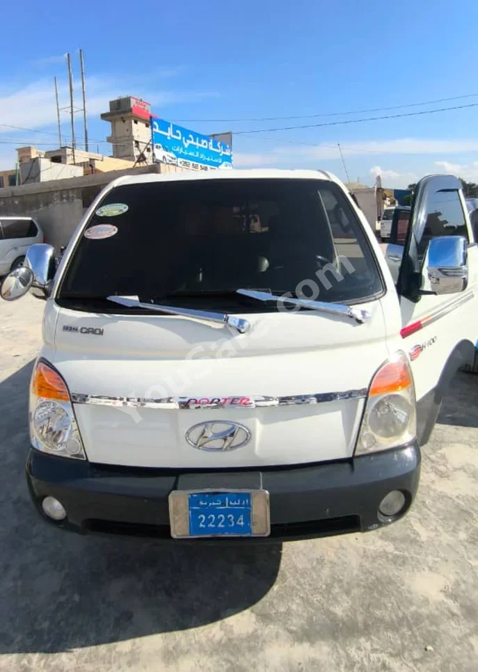 Hyundai Porter Porter 2006 Manual 175,000 km 4 Cylinder RWD Pick Up White Diesel