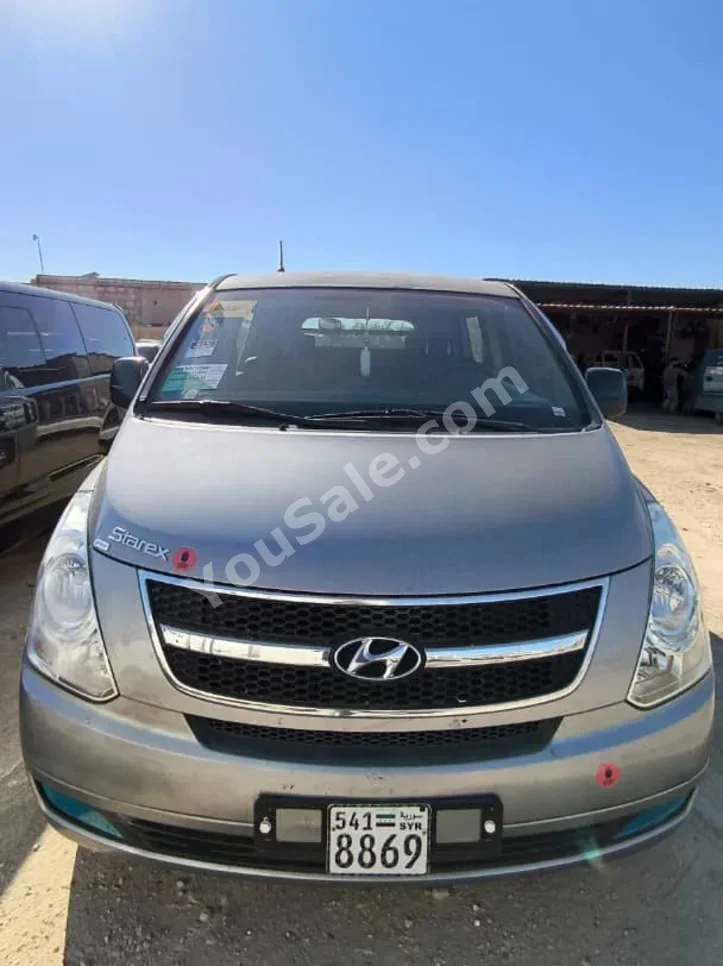 هيونداي  فان اتش وان  2011  اتوماتيك  178,000 كم  4 سلندر  دفع خلفي  فان \ باص  فضي  ديزل