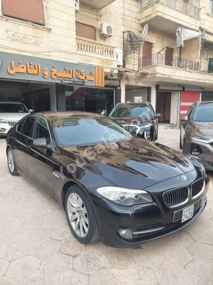 بي ام دبليو  الفئة - الخامسة  528i  2013  اتوماتيك  174,000 كم  4 سلندر  دفع خلفي  سيدان  أسود  بنزين