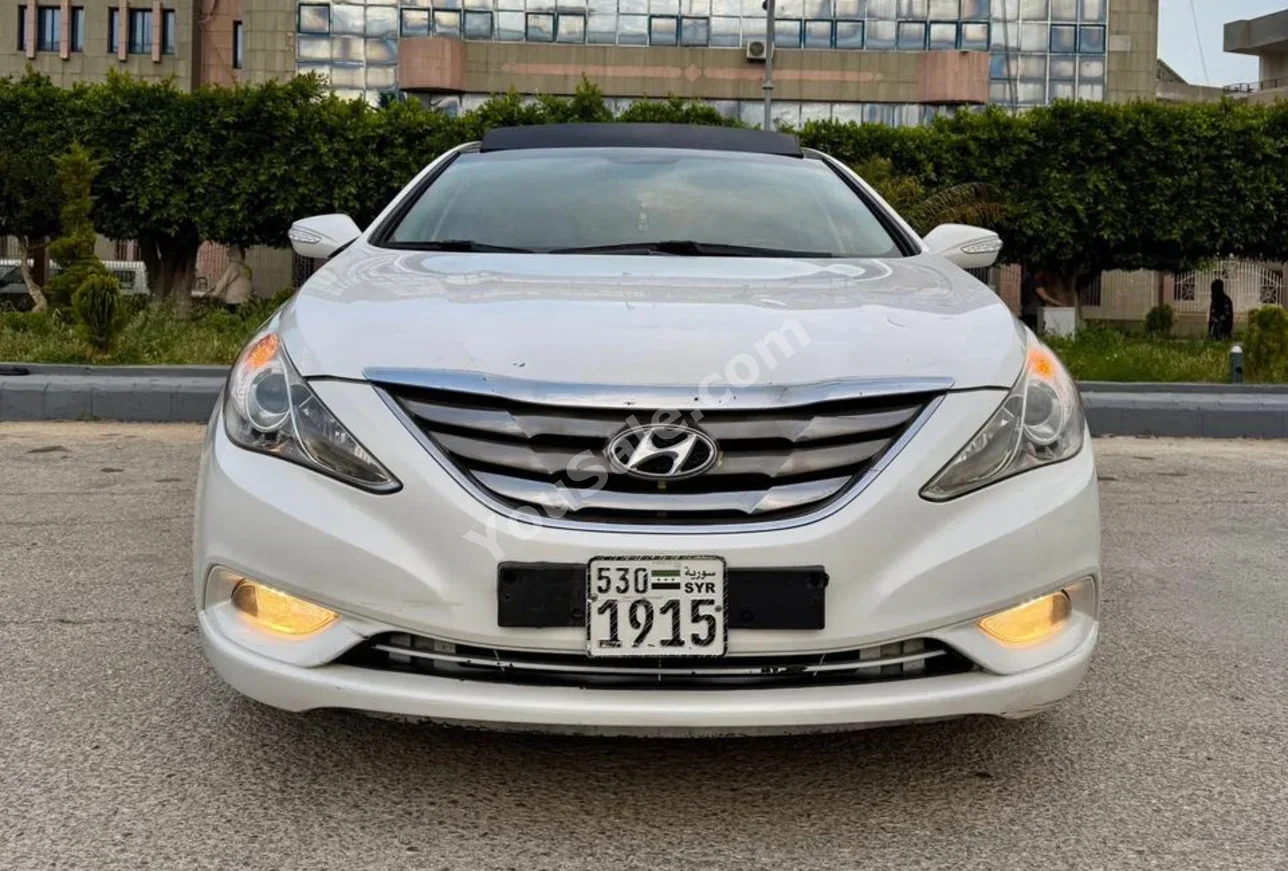 Hyundai Sonata 2011 Automatic 130,000 km 4 Cylinder FWD Sedan White Gasoline