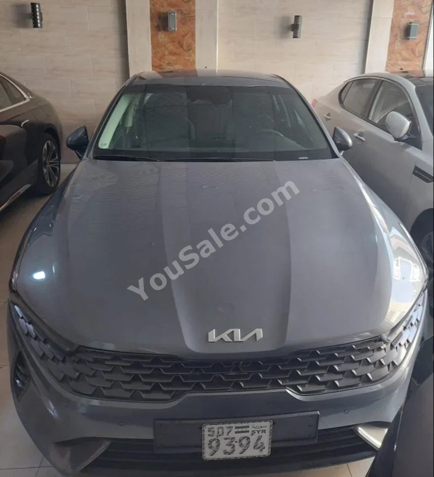كيا  كيه 5  2024  اتوماتيك  60,000 كم  4 سلندر  دفع أمامي  سيدان  رمادي  بنزين