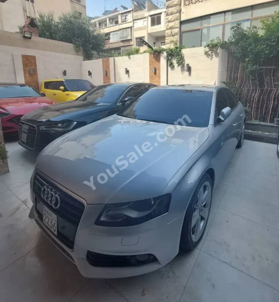 اودي  أي 4  2.0 T  2012  اتوماتيك  150,000 كم  4 سلندر  دفع خلفي  سيدان  فضي  بنزين