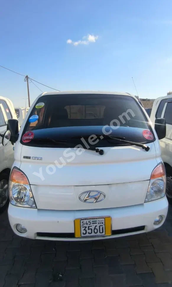 هيونداي  بورتر  عادي  2009  عادي  468,000 كم  4 سلندر  دفع خلفي  بيكب  أبيض  ديزل