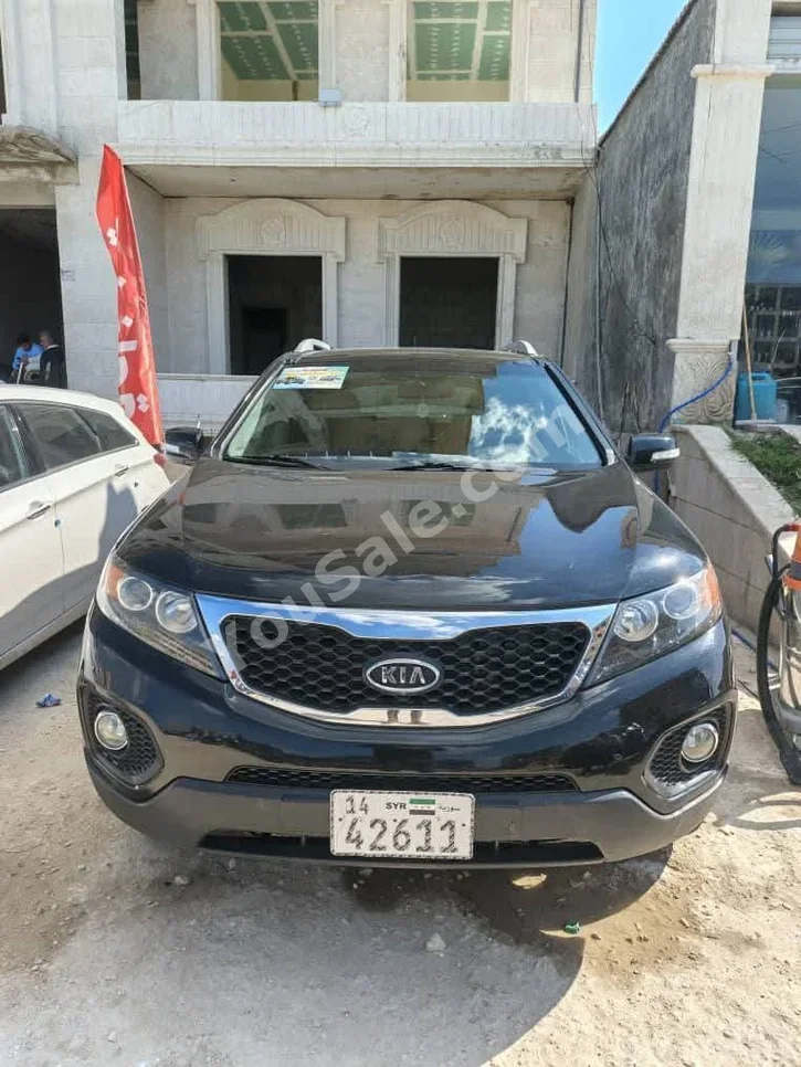 كيا  سورينتو  2011  اتوماتيك  288,000 كم  4 سلندر  دفع أمامي  اس يو في  أسود  ديزل