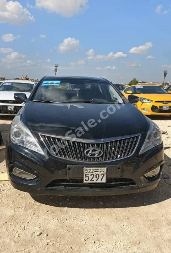 هيونداي  غراندير  2012  اتوماتيك  188,000 كم  4 سلندر  دفع أمامي  سيدان  أسود  بنزين