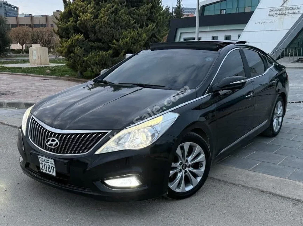 Hyundai  Azera  2012  Automatic  100,000 km  6 Cylinder  FWD  Sedan  Black  Gasoline