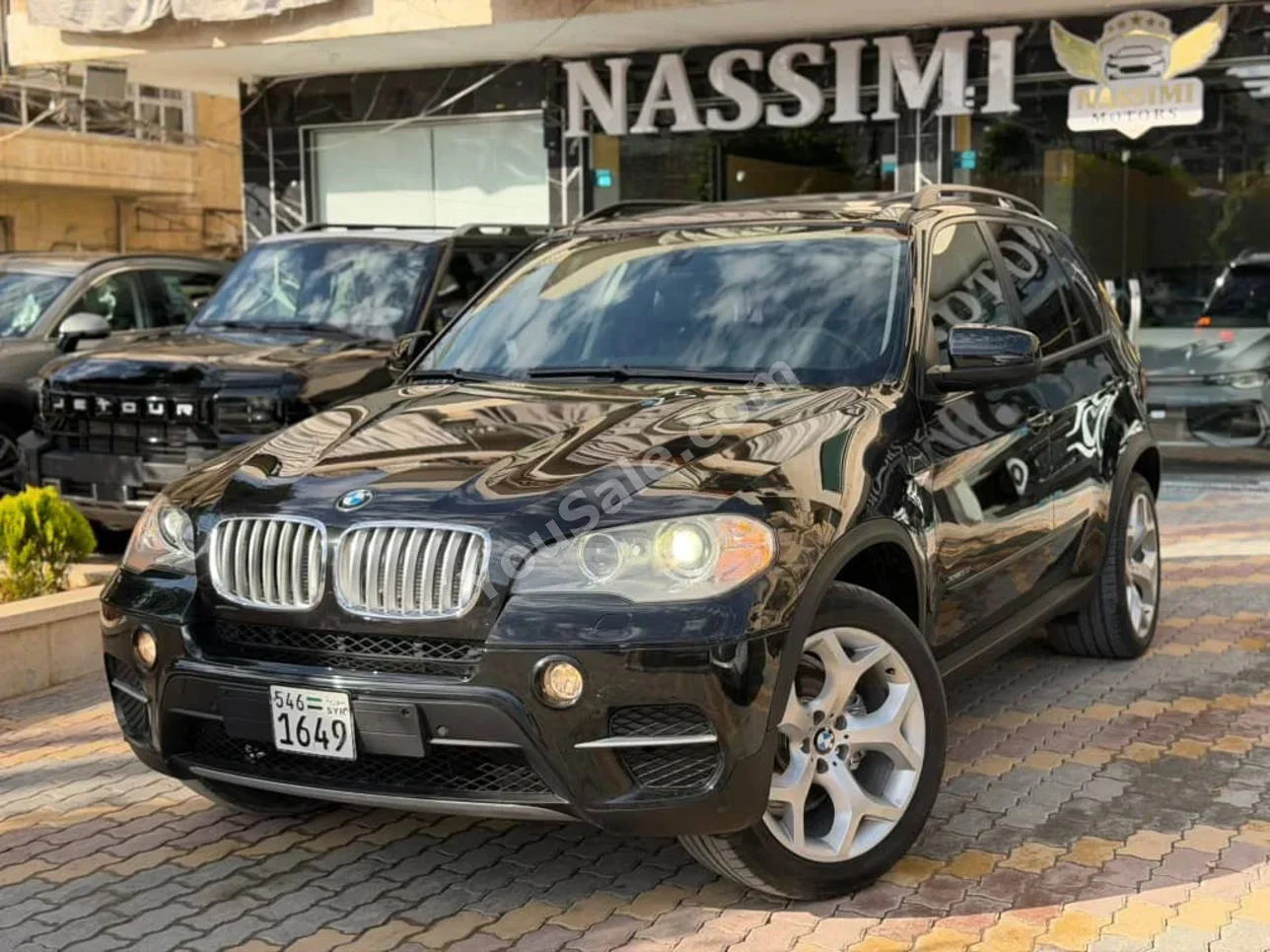 بي ام دبليو  الفئة - اكس  5  2011  اتوماتيك  145,000 كم  6 سلندر  دفع رباعي  اس يو في  أسود  بنزين