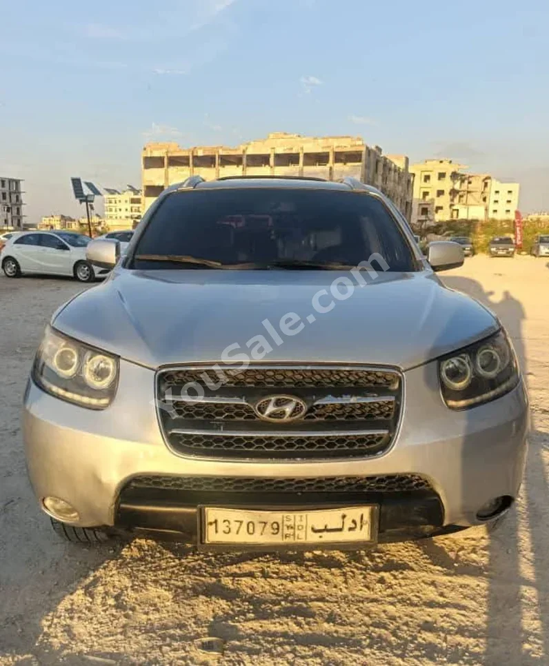 هيونداي  سانتا في  2006  اتوماتيك  255,000 كم  4 سلندر  دفع أمامي  اس يو في  فضي  ديزل