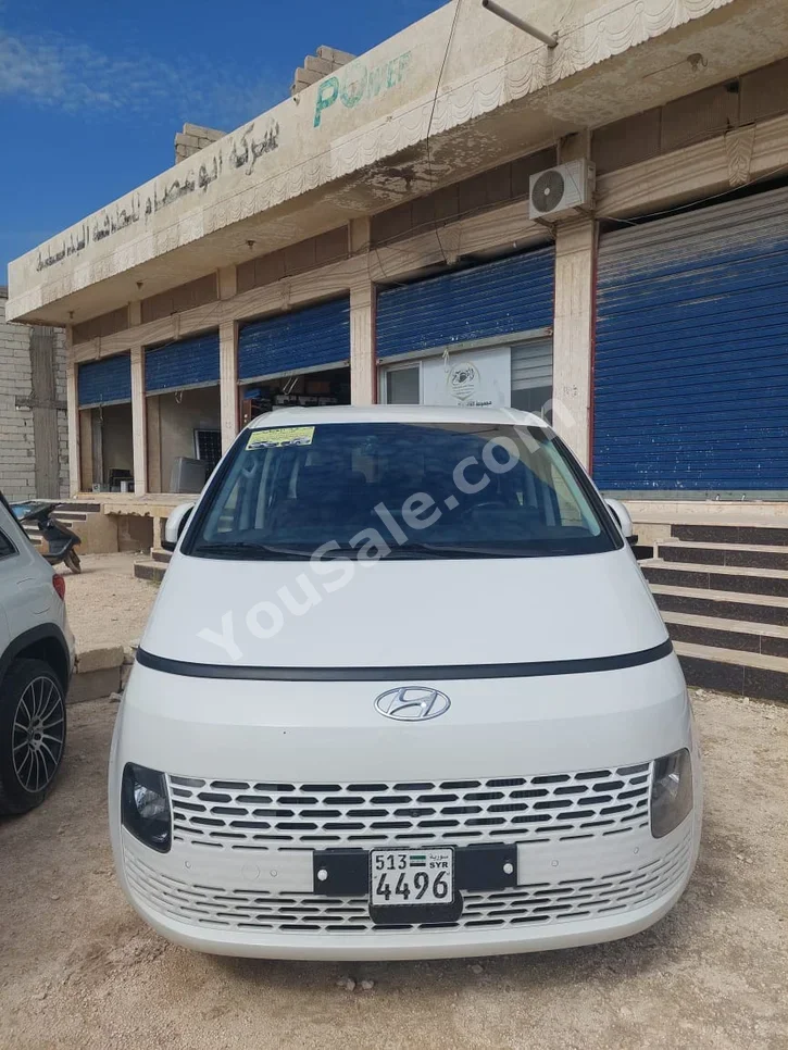 Hyundai  Staria  van  2023  Automatic  56,000 km  6 Cylinder  RWD  Van / Bus  White  Diesel