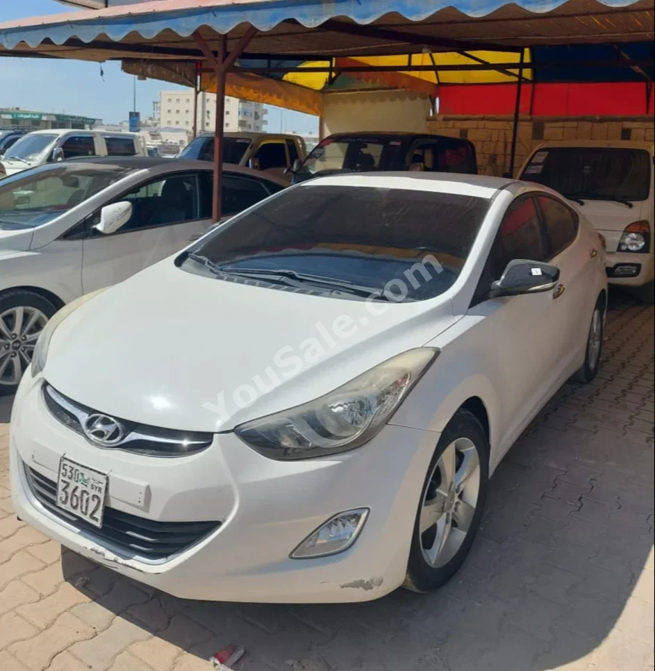 Hyundai  Avante  2012  Automatic  212,000 km  4 Cylinder  FWD  Sedan  White  Gasoline