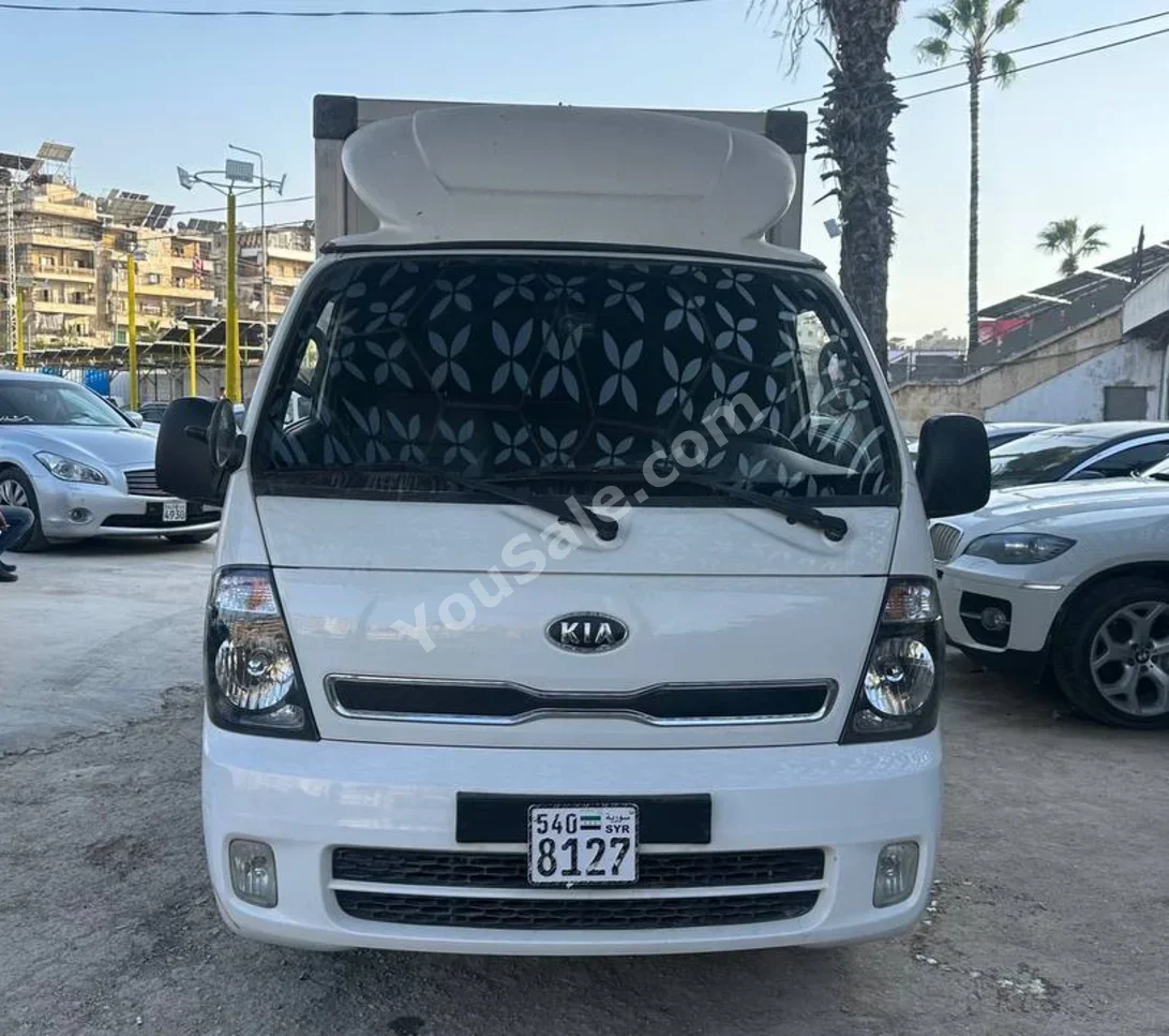 Kia  Bongo  2012  Manual  335,000 km  4 Cylinder  RWD  Pick Up  White  Diesel