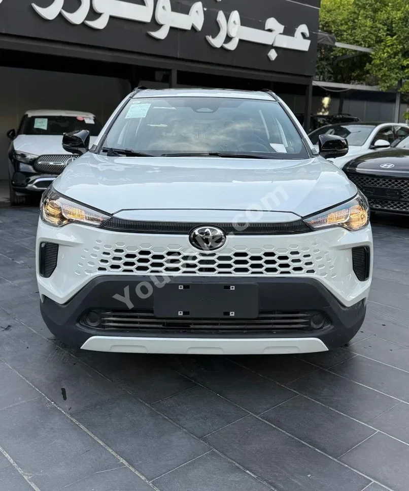 Toyota Corolla Cross 2025 Automatic 0 km 4 Cylinder FWD SUV White Hybrid
