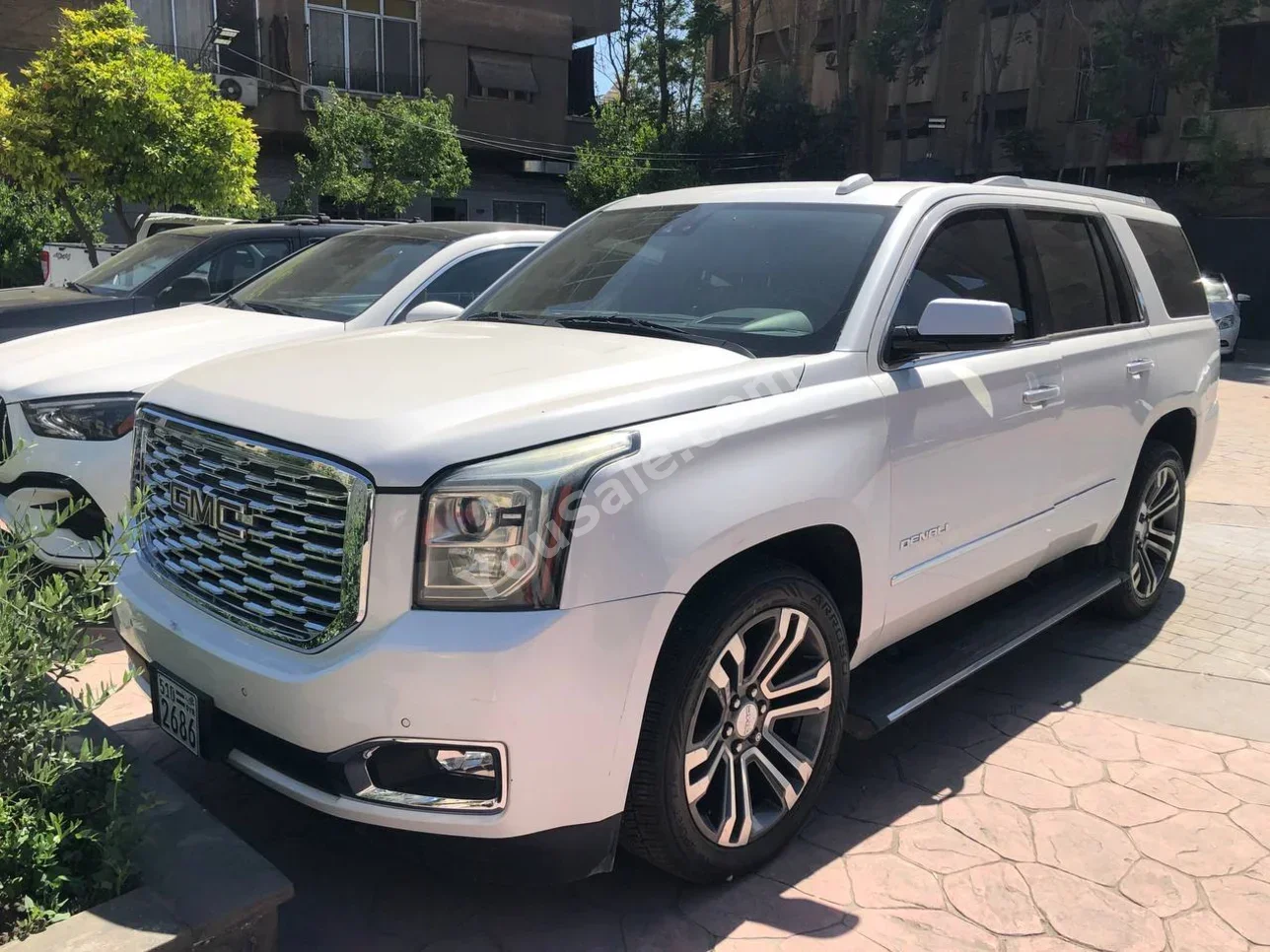 GMC  Yukon  2020  Automatic  172,000 km  8 Cylinder  AWD  SUV  White  Gasoline