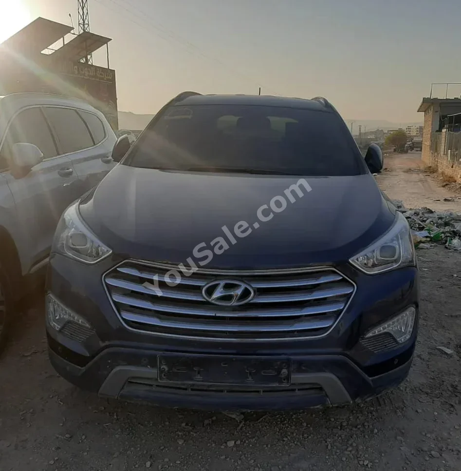 Hyundai  Santa Fe  2014  Automatic  98,000 km  4 Cylinder  FWD  SUV  Dark Blue  Gasoline