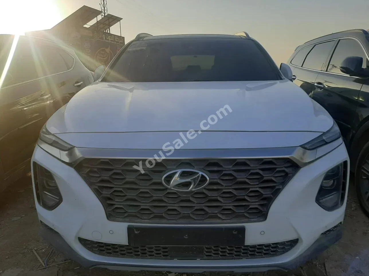 Hyundai Santa Fe 2019 Automatic 155,000 km 4 Cylinder FWD SUV White Gasoline