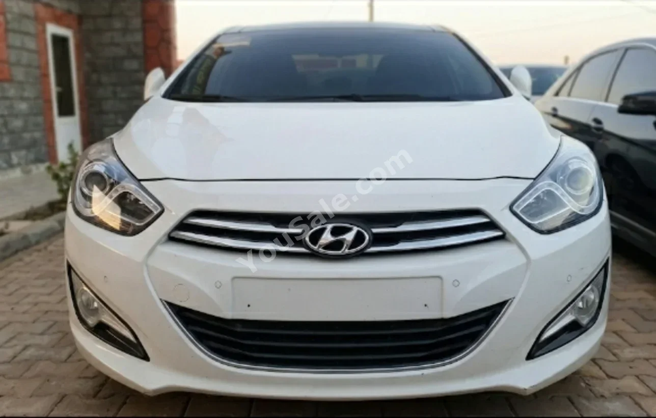 Hyundai I 40 2013 Automatic 93,000 km 4 Cylinder FWD Sedan White Gasoline
