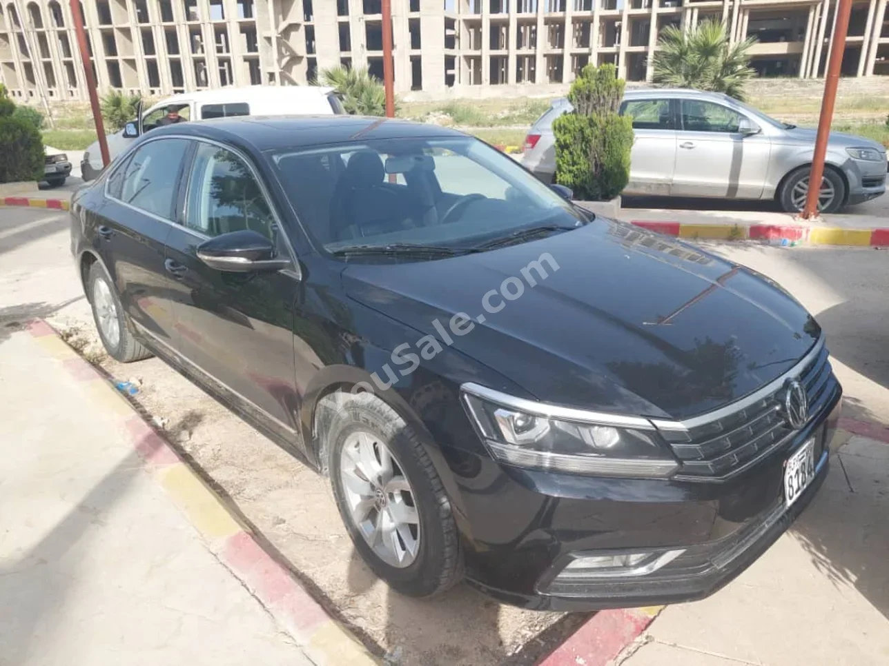 Volkswagen  Passat  2017  Automatic  184,000 km  6 Cylinder  RWD  Sedan  Black  Gasoline