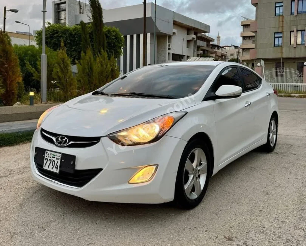 Hyundai Avante 2011 Automatic 82,000 km 4 Cylinder FWD Sedan White Gasoline