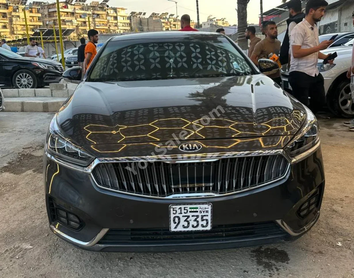 Kia K7 2017 Automatic 225,000 km 4 Cylinder FWD Sedan Black Diesel