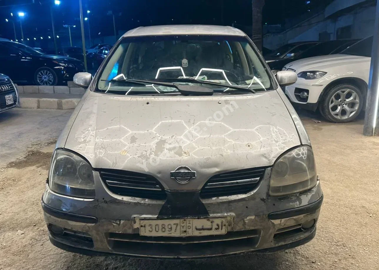 Nissan Tino 2008 Manual 230,000 km 4 Cylinder FWD Hatchback Silver Diesel