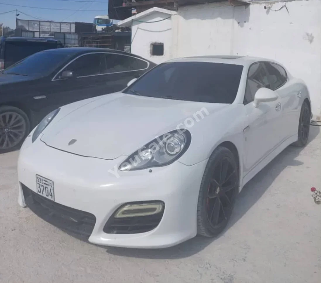 Porsche Panamera GTS 2011 Automatic 156,000 km 4 Cylinder FWD Coupe / Sport White Gasoline