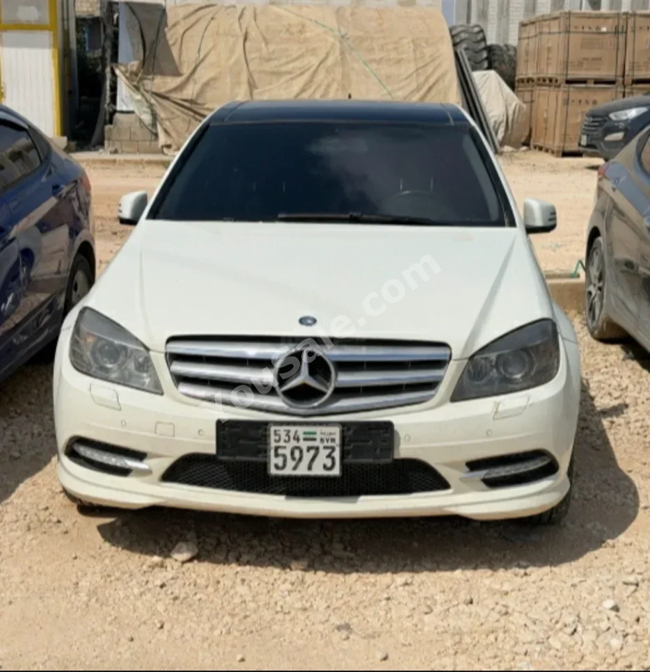 Mercedes-Benz C-Class 200 2013 Automatic 215,000 km 4 Cylinder RWD Sedan White Gasoline