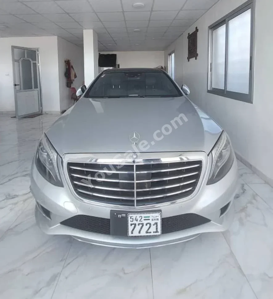 Mercedes-Benz S-Class 550 2015 Automatic 79,000 km 6 Cylinder 4WD Sedan Silver Gasoline