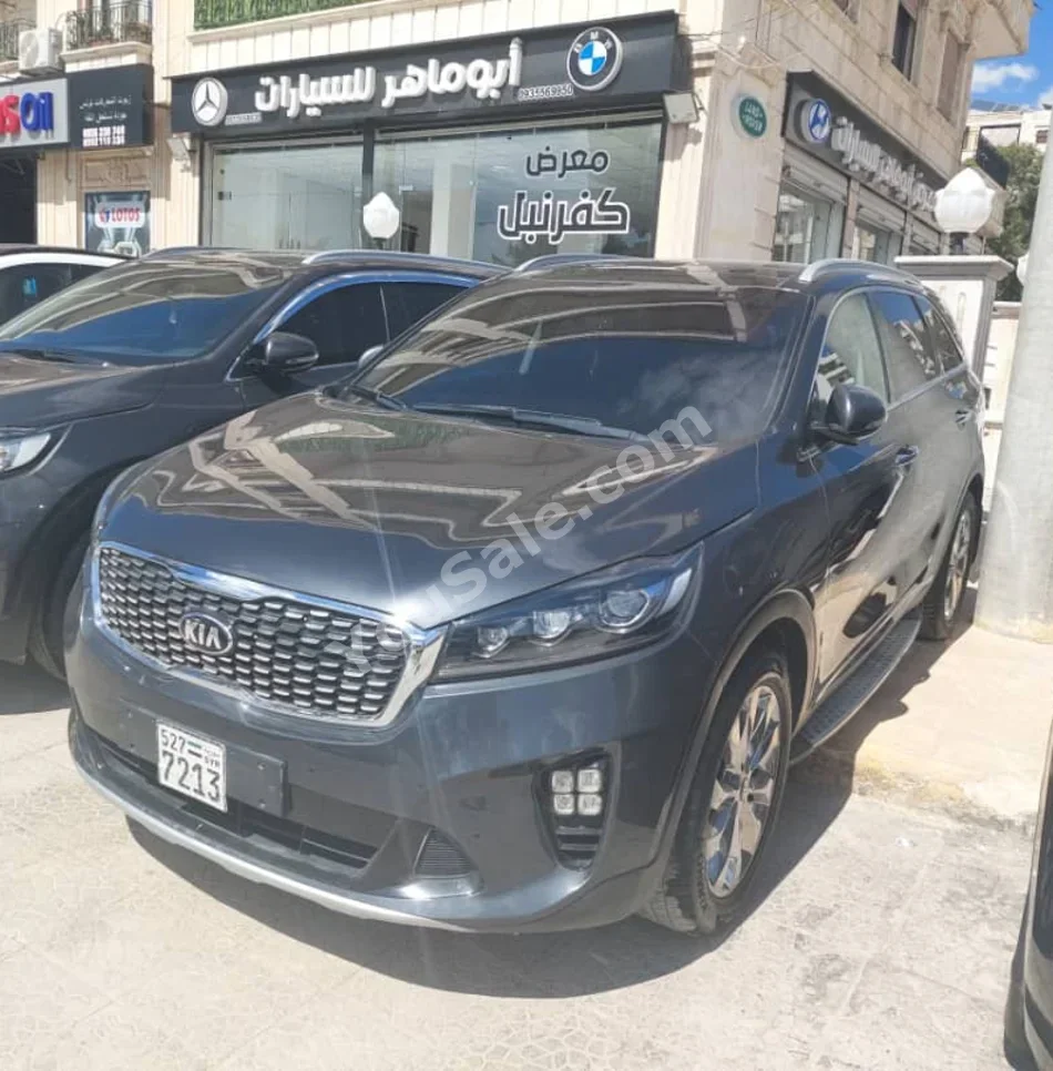 Kia Sorento 2018 Automatic 89,000 km 4 Cylinder FWD SUV Dark Gray Diesel