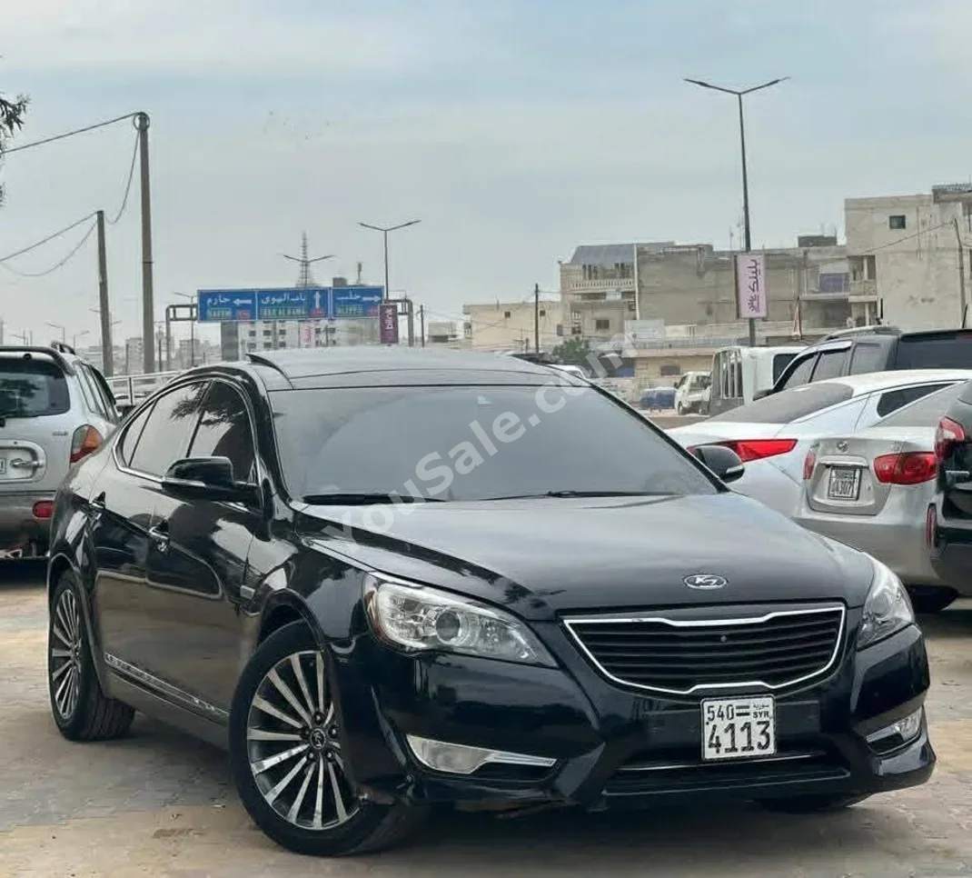 Kia K7 2010 Automatic 200,000 km 4 Cylinder FWD Sedan Black Gasoline