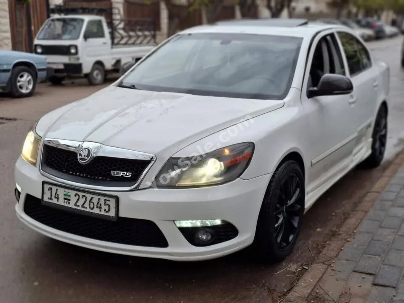 Skoda Octavia 2011 Automatic 123,000 km 4 Cylinder FWD Sedan White Gasoline