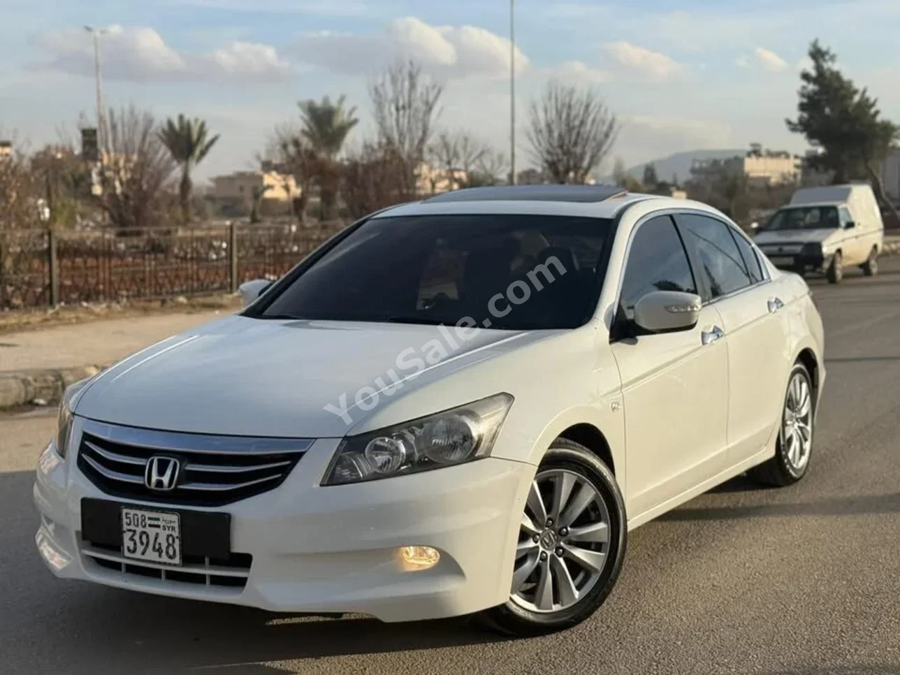 Honda Accord 2012 Automatic 189,000 km 4 Cylinder FWD Sedan White Gasoline