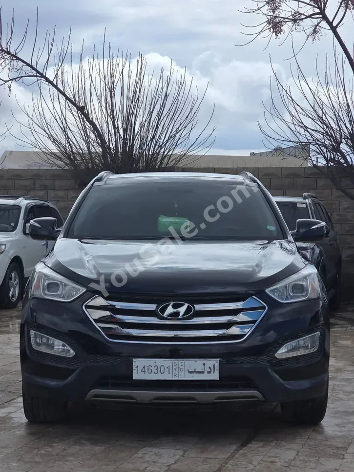 Hyundai Santa Fe 2013 Automatic 235,000 km 6 Cylinder 4WD SUV Black Diesel