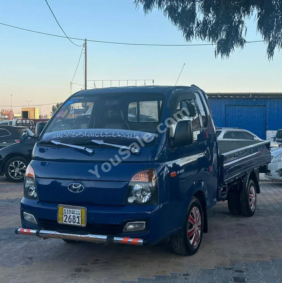 Hyundai Porter Porter 2014 Manual 125,000 km 4 Cylinder RWD Pick Up Blue Diesel