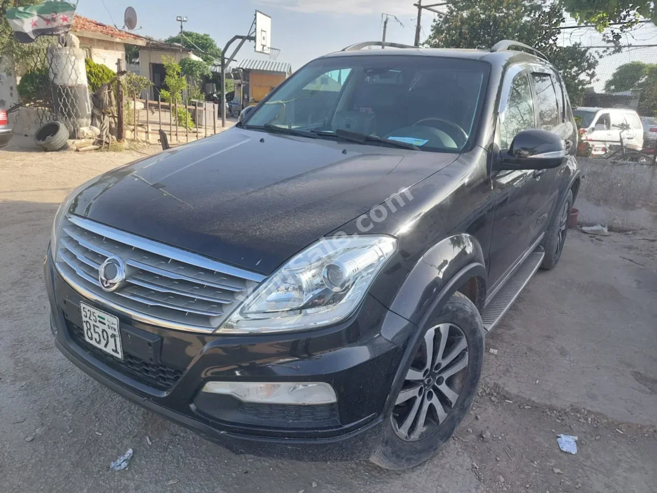 SSangyong Rexton 2013 Automatic 220,000 km 4 Cylinder FWD SUV Black Diesel