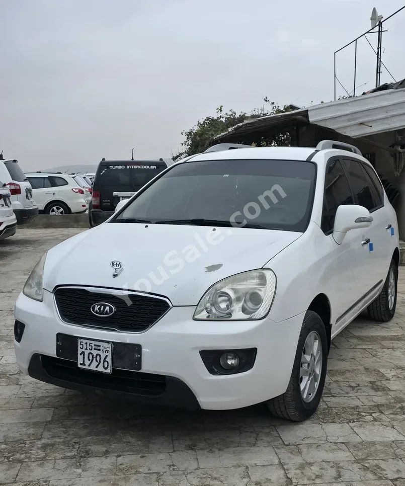 Kia Carens 2013 Automatic 224,000 km 6 Cylinder RWD Van / Bus White Diesel