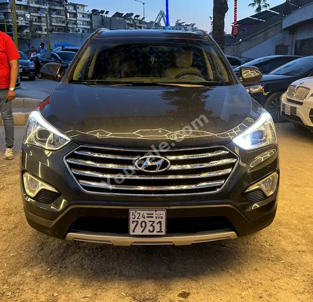 Hyundai Santa Fe 2015 Automatic 187,000 km 4 Cylinder AWD SUV Gray Gasoline