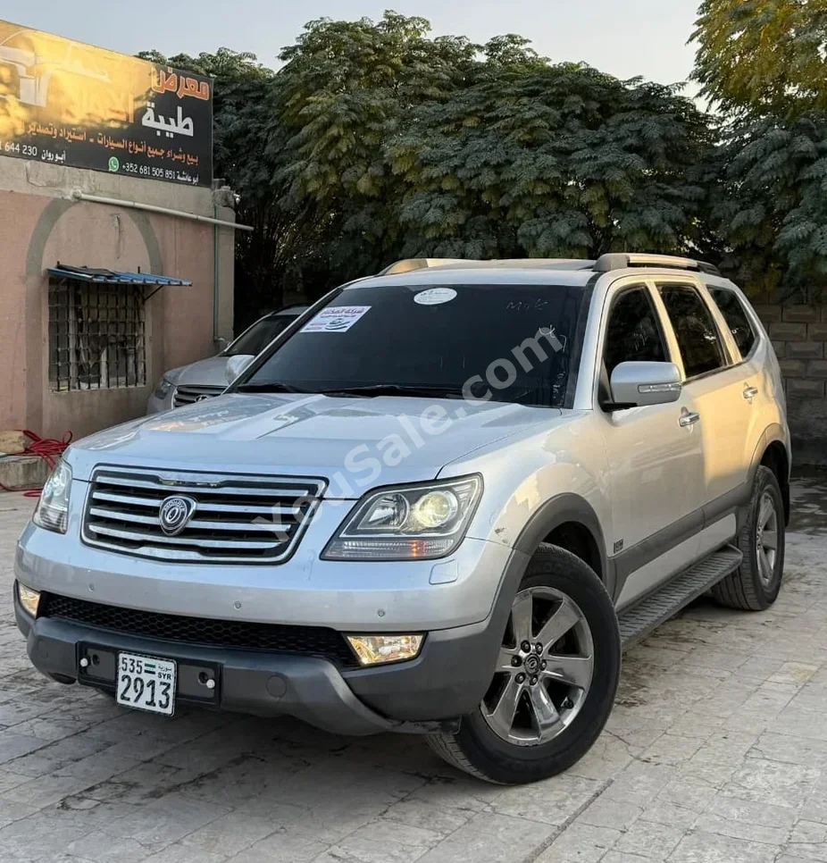 Kia Mohave 2012 Automatic 295,000 km 4 Cylinder RWD SUV Silver Diesel